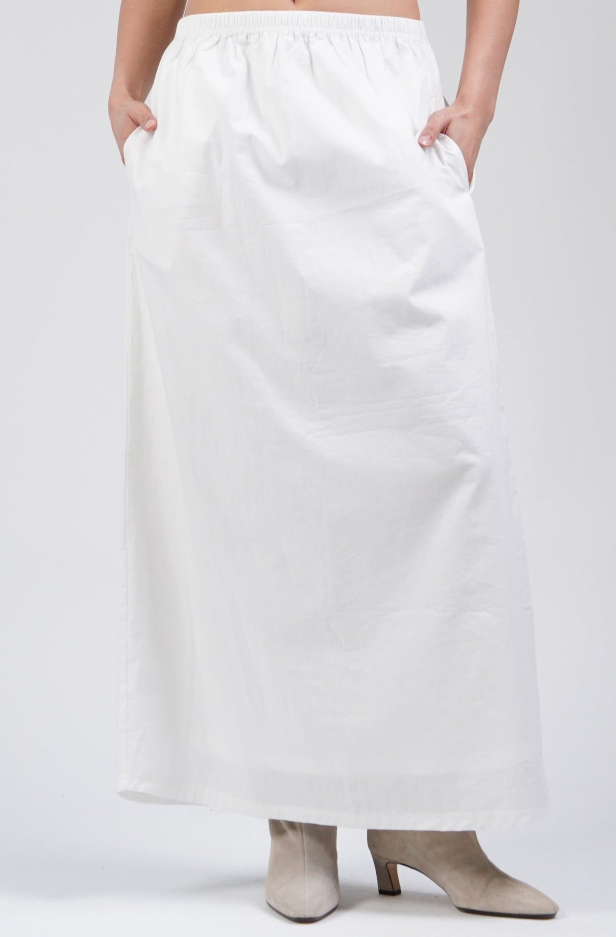 Poplin Maxi Skirt
White